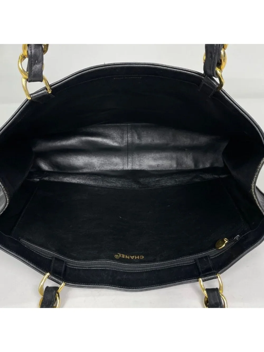 Chanel Tote CC Logo Leather Black